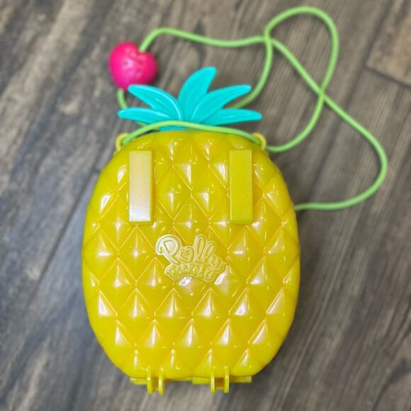 Polly Pocket Pineapple Play Set Purse - Picture 4 of 5